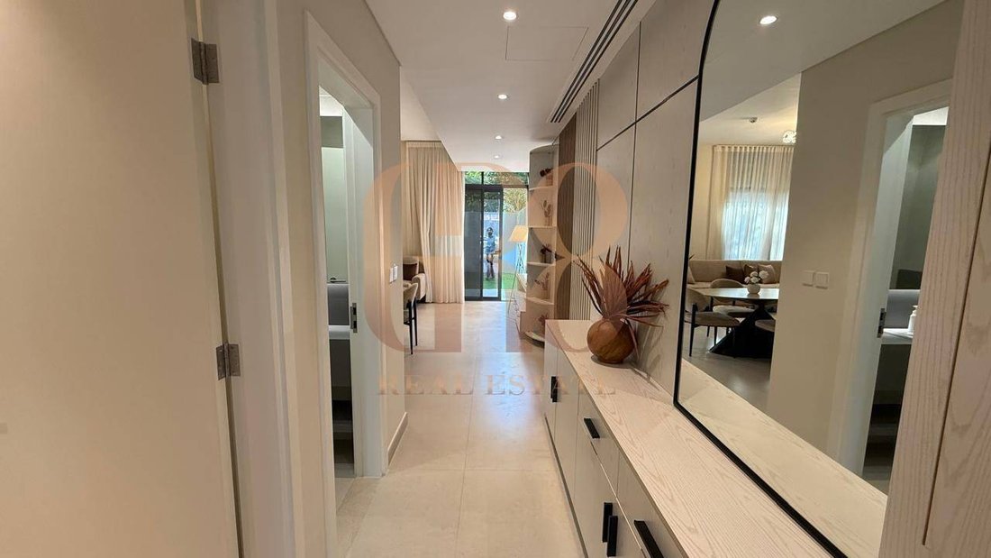 Townhouse in Al Ruwaidat Suburb, Sharjah Emirate, United Arab Emirates 2 - 17433655