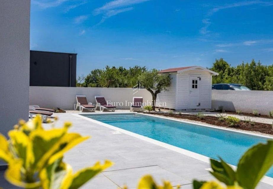 House in Svetvincenat, Istria County, Croatia 2 - 17434114