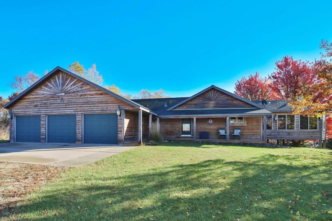 House in Browerville, Minnesota, United States 1 - 17433889