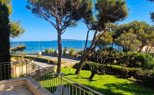 Appartamento a Grimaud, Provenza-Alpi-Costa Azzurra, Francia 1