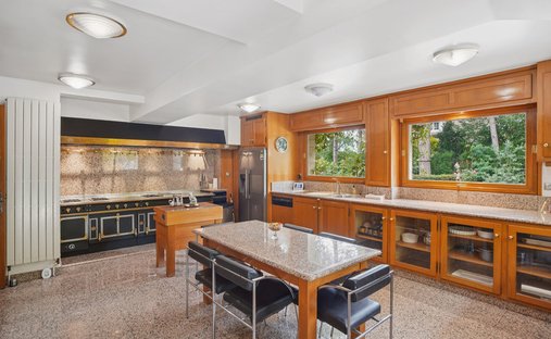 Château Saint Nom La Bretèche 1074.0 Sqm 10 Bedrooms