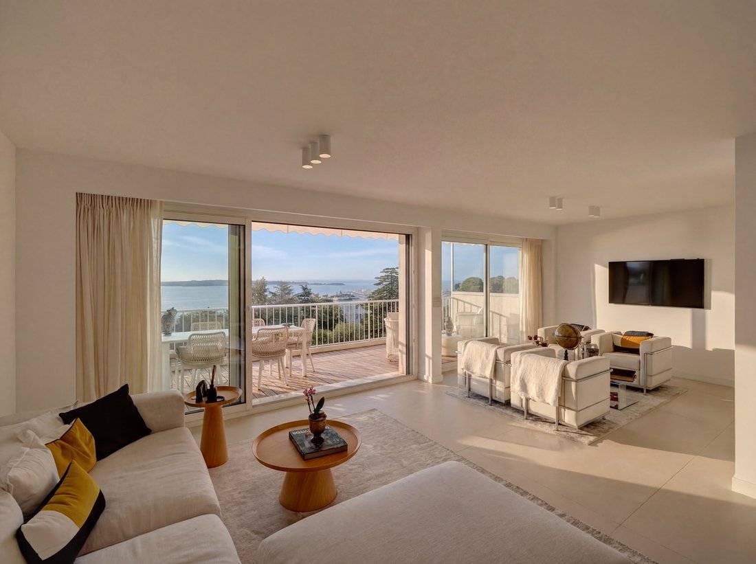 Apartment in Saint Nicolas, Cannes, France 5 - 17433911