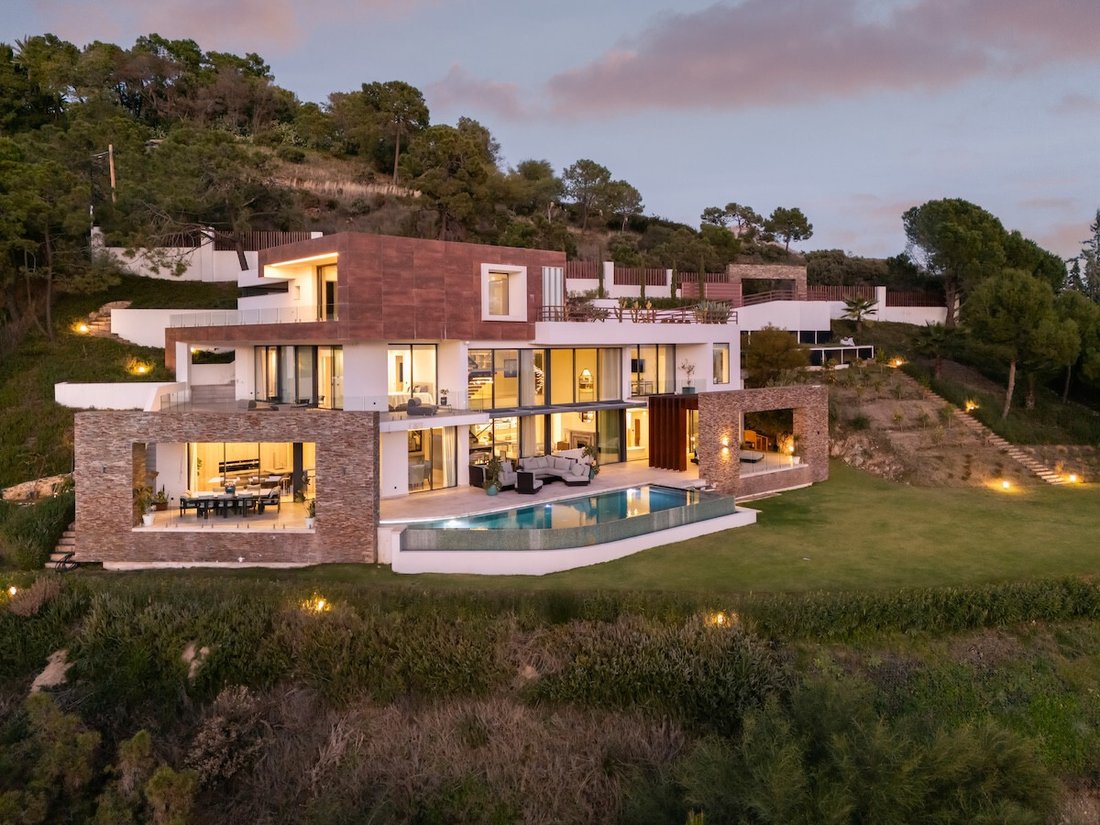 Villa in Benahavis, Andalusia, Spain 1 - 17433805