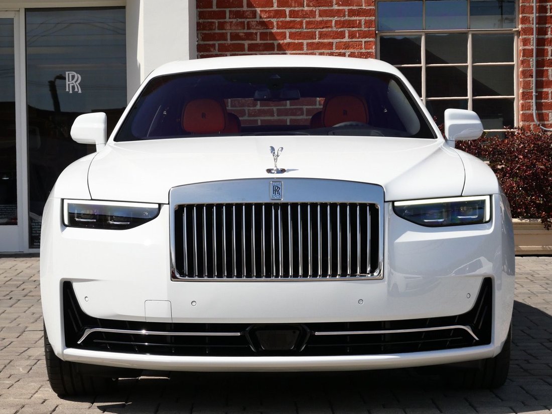 Sedan in Beverly Hills, CA, United States 5 - 17433854