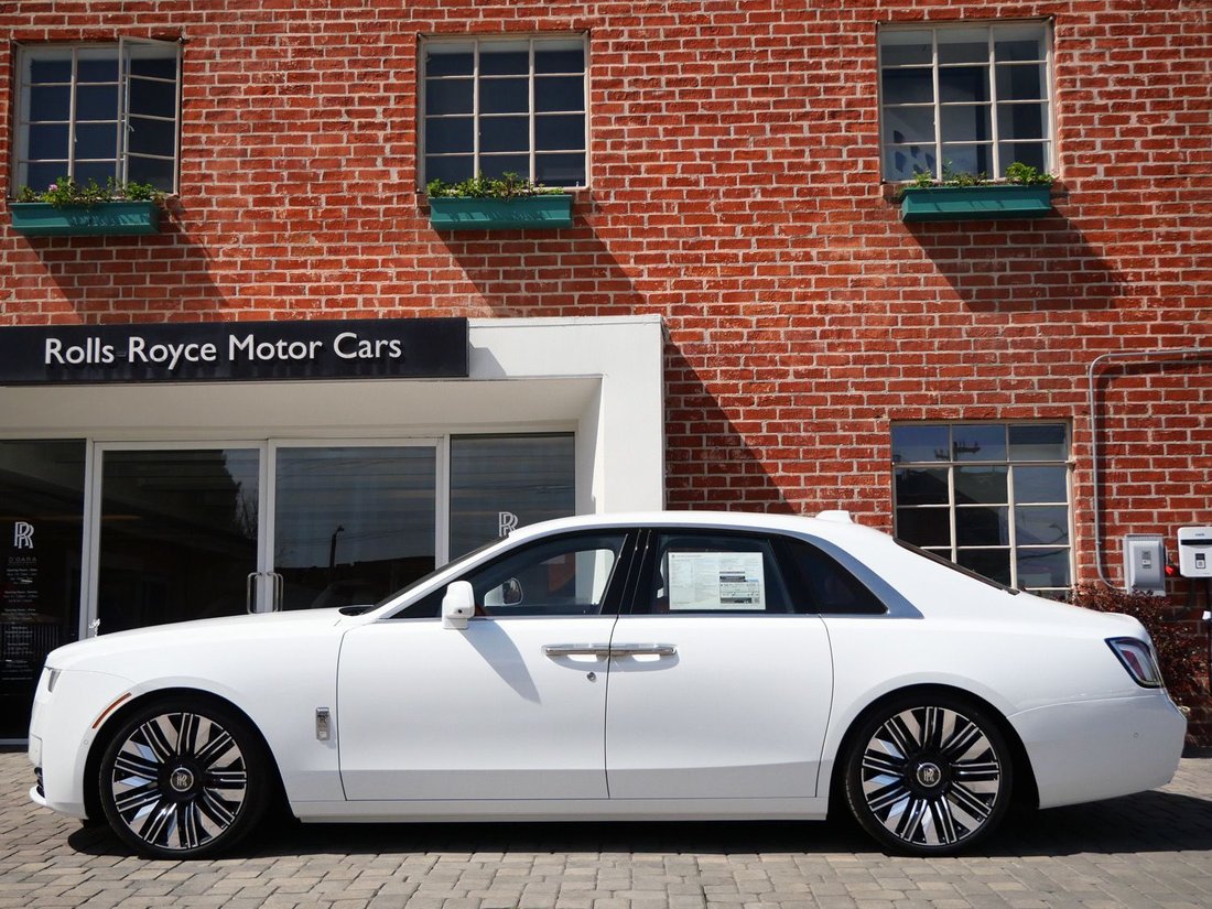 Sedan in Beverly Hills, CA, United States 3 - 17433854