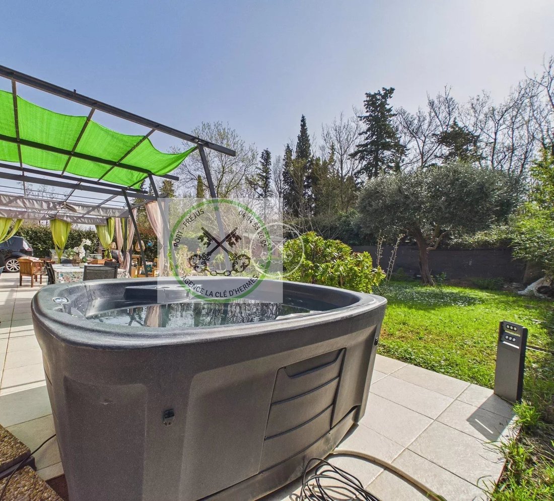 Villa in Frejus, Provence-Alpes-Côte d'Azur, France 5 - 17433796