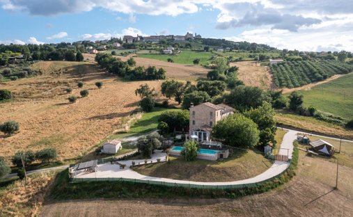 Casa de Campo en Staffolo, Marcas, Italia 1