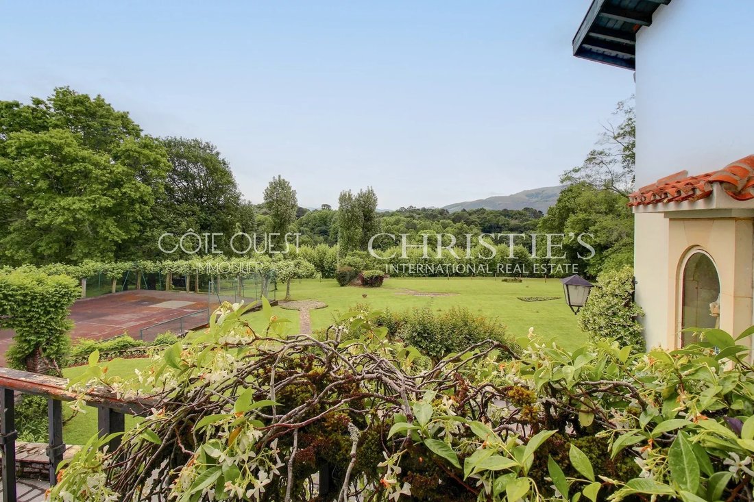 Villa in Centre Ville, Saint-Jean-de-Luz, France 5 - 16036427