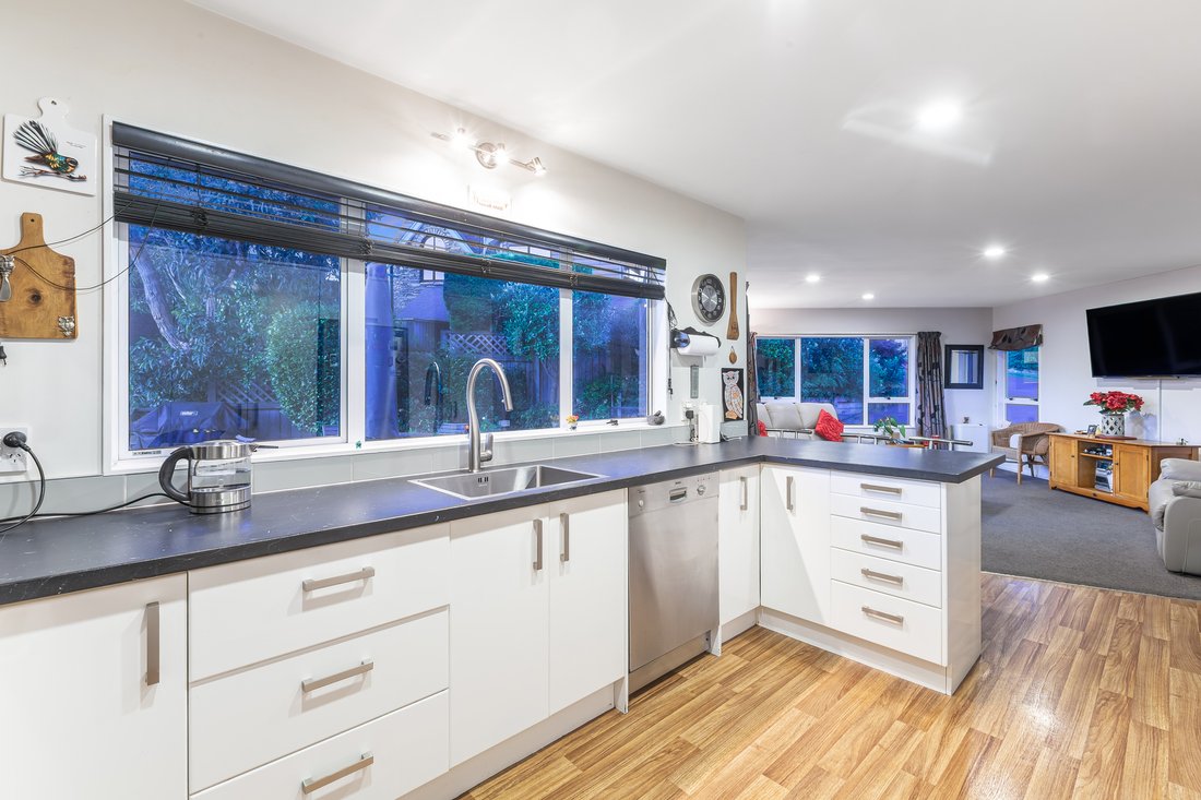 Porirua, Wellington, New Zealand 5 - 17434127