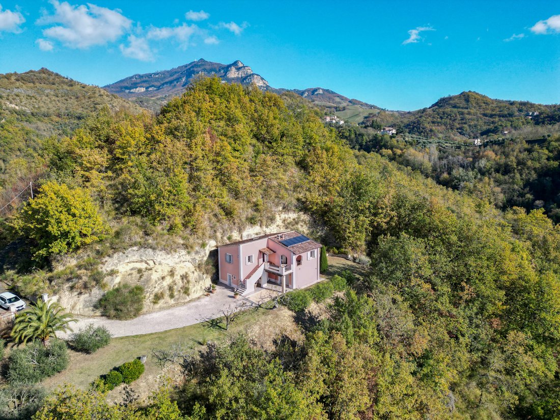 Villa in Borgo Chiaro-Stadio-Viertel, Ascoli Piceno, Marken 2 - 15887542