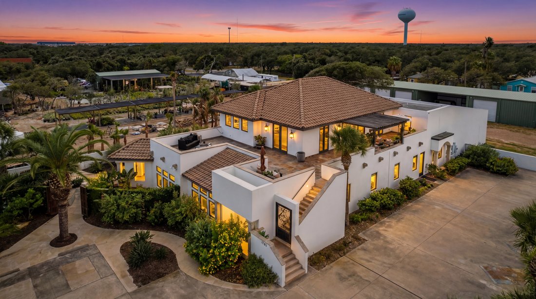 Rockport, Texas, United States 1 - 17434911
