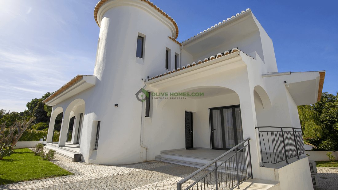 Villa in Quarteira, Algarve, Portugal 1 - 17434823