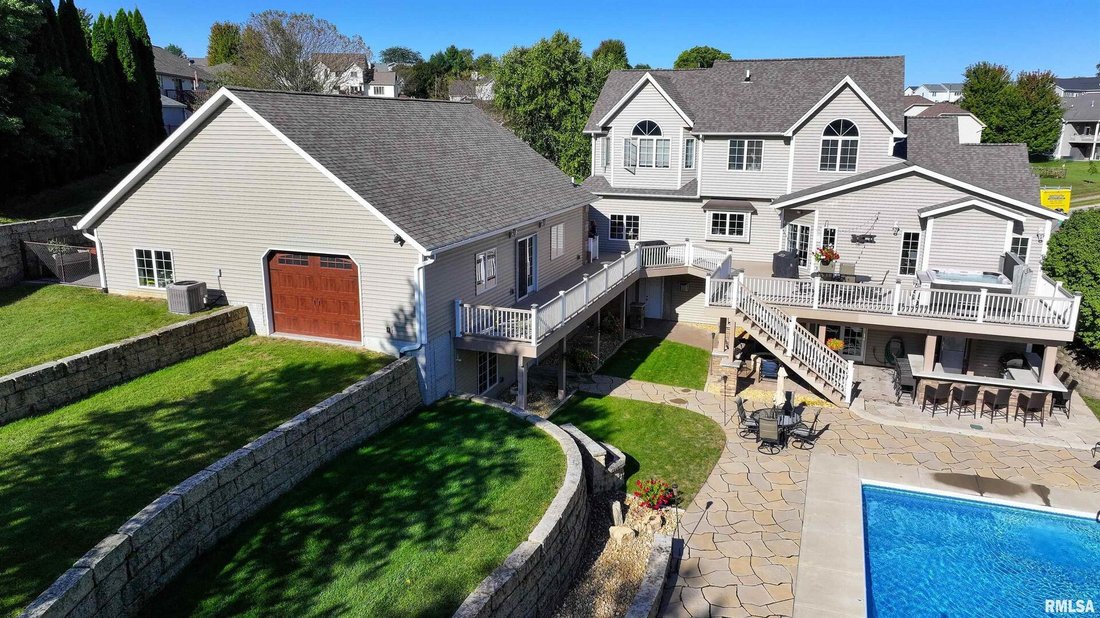 House in Clinton, Iowa, United States 4 - 15035833