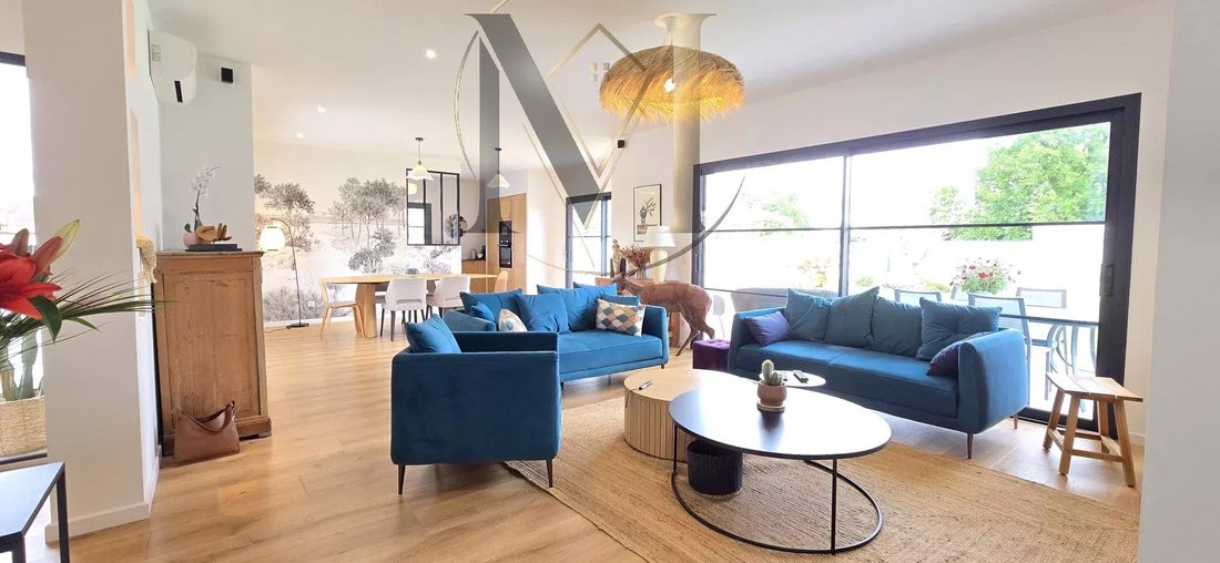 Villa in Pau, Nouvelle-Aquitaine, France 2 - 16998093