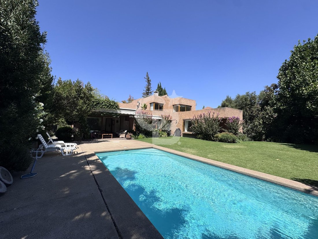 House in Lo Barnechea, Santiago Metropolitan Region, Chile 1 - 17435016