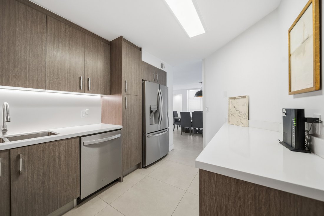 Condo in Miami Beach, Florida, United States 5 - 17435058
