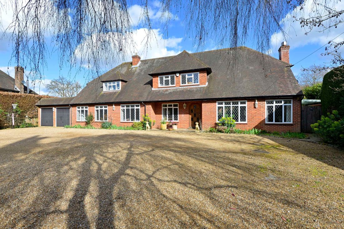 House in Wonersh, England 2 - 17435387