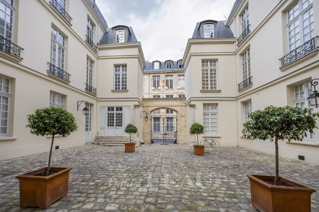 Apartment in Archives, Paris 3e Arrondissement, Paris 2 - 17435343