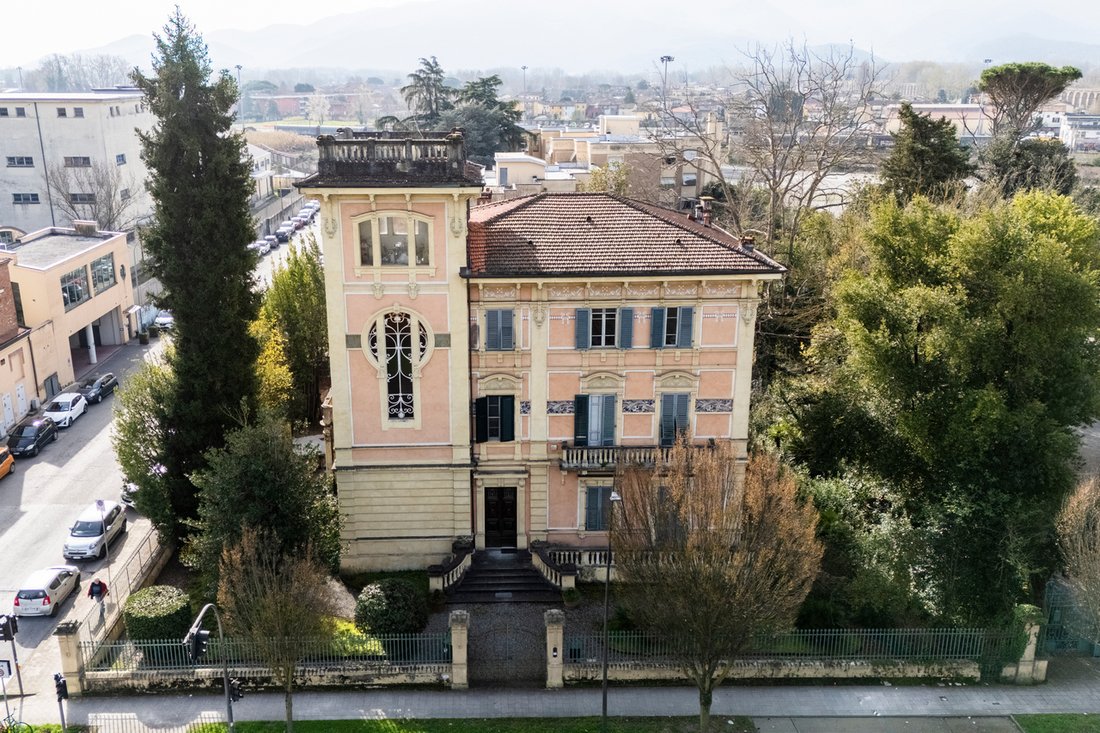 Apartment in Historic Center, Lucca, Tuscany 1 - 17435582