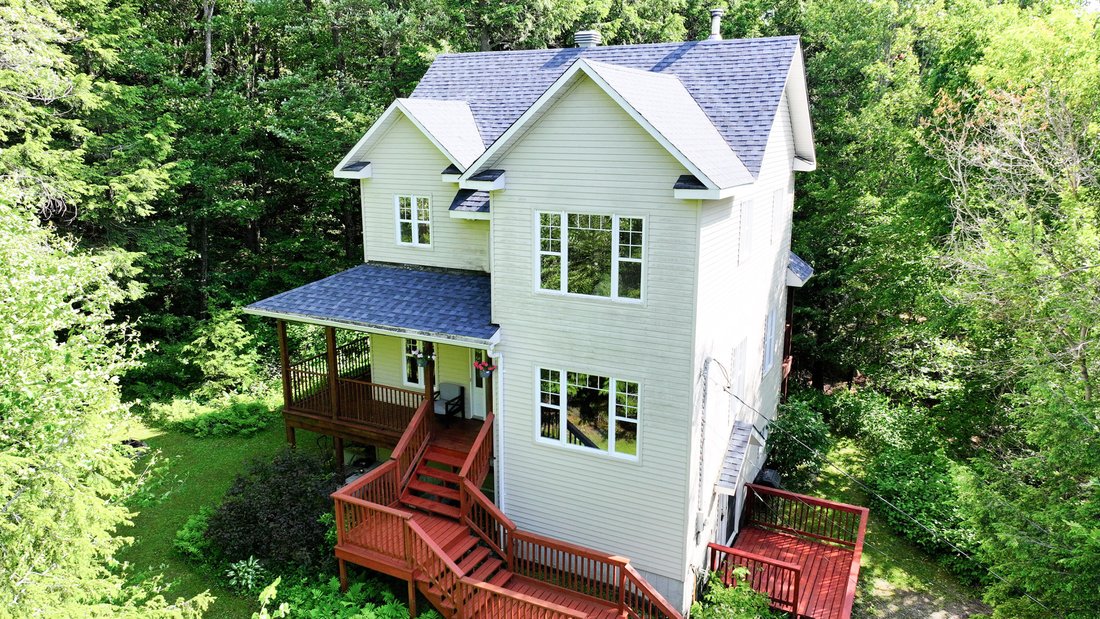 House in Les Collines-de-l'Outaouais, Canada 1 - 17436706