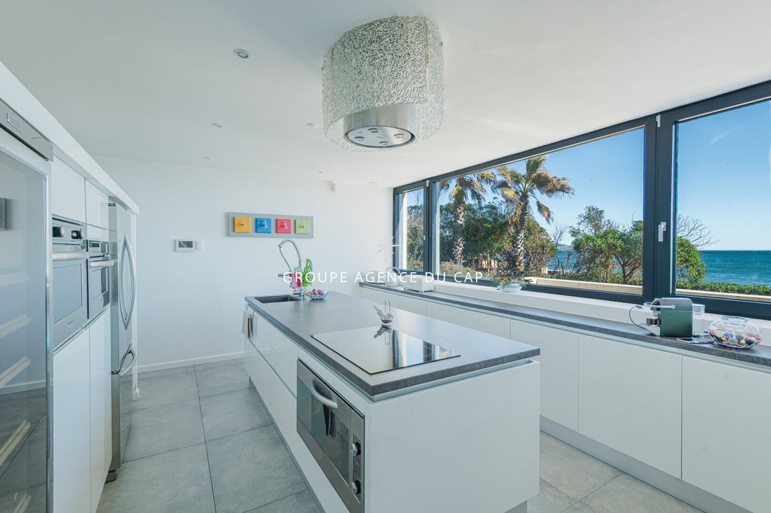 Villa in Frejus, Provence-Alpes-Côte d'Azur, France 5 - 17436752