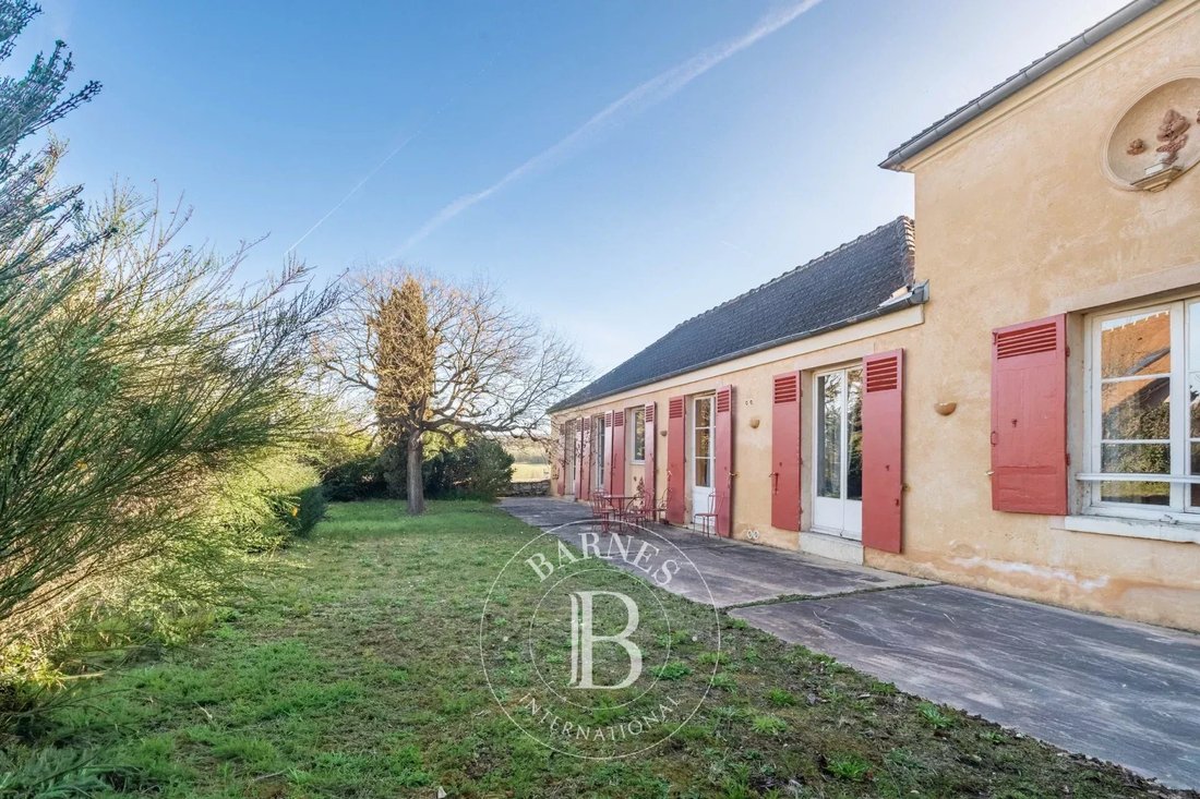 House in Forêt, Saint-Germain-en-Laye, France 2 - 17436300