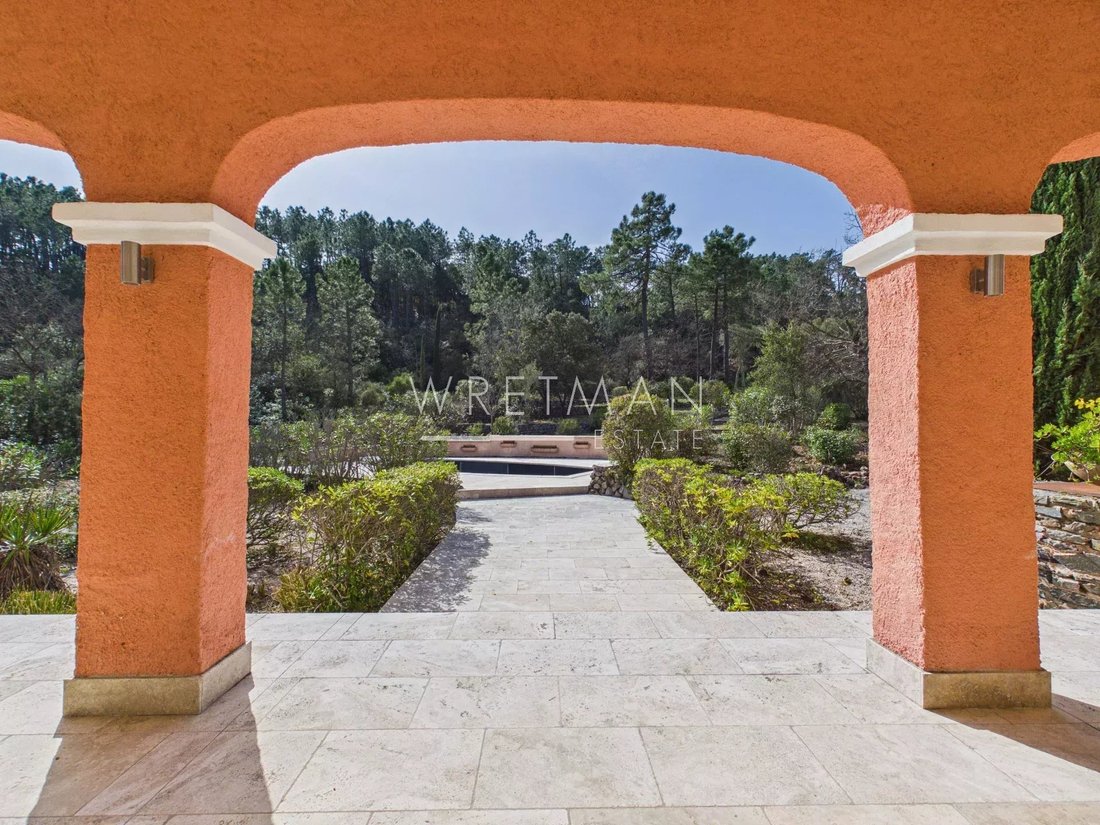 Estate in Centre, Vidauban, France 4 - 17436365