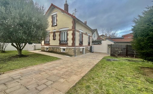 House in Neuilly-sur-Marne, Ile-de-France, France 1