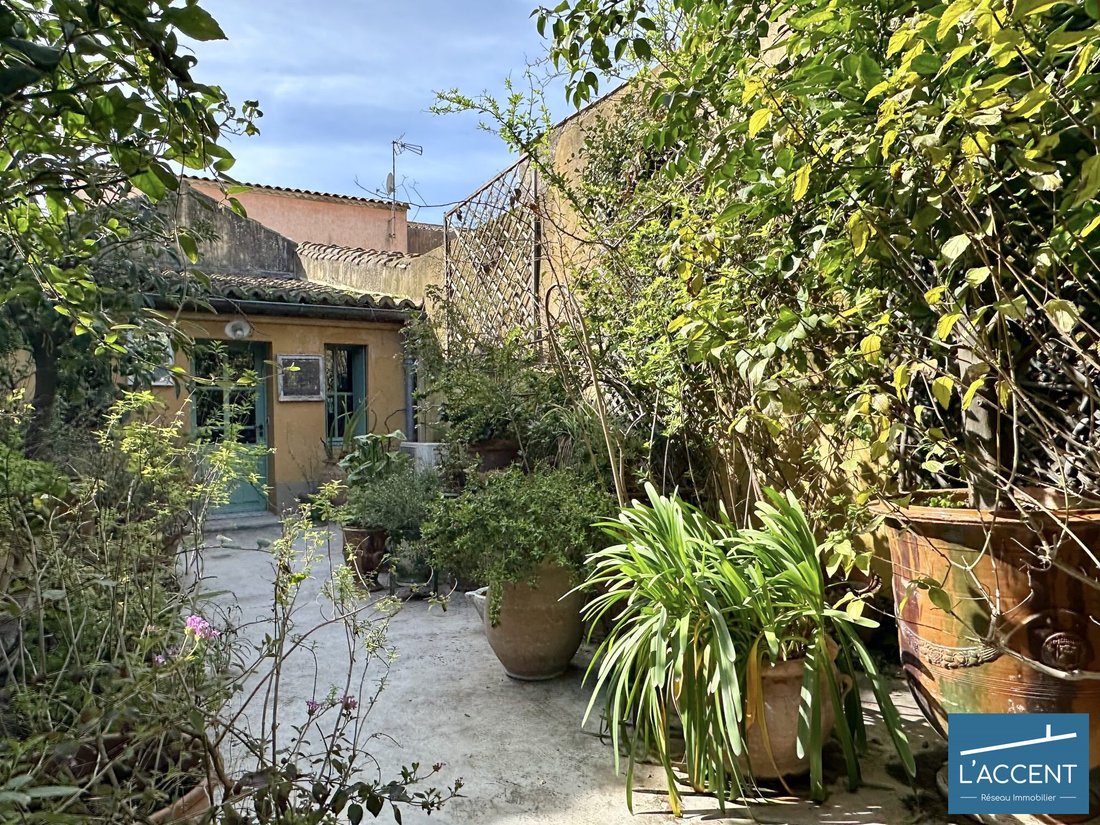 House in Centre Ville, Aigues-Mortes, France 1 - 17439795