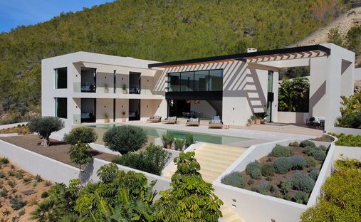 House in Valga, Galicia, Spain 1