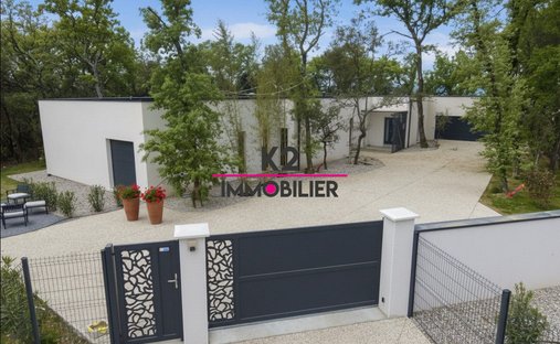 Villa in Ville-Basse, Montelimar, France 1