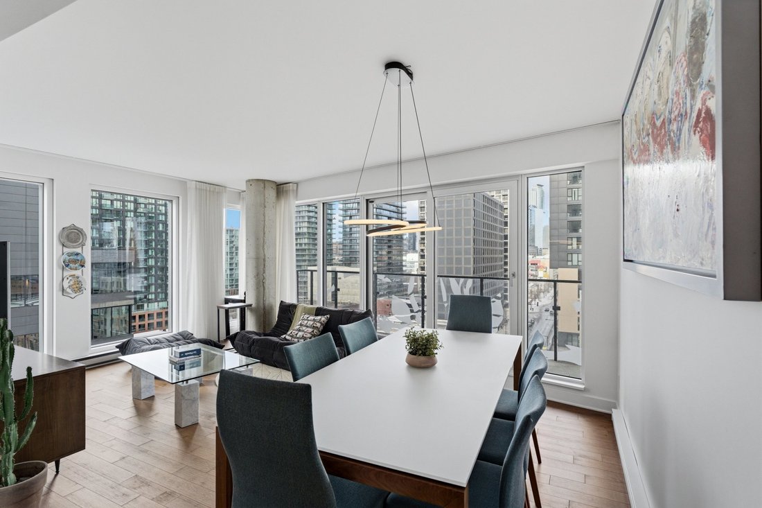 Condo in Montréal, Quebec, Canada 1 - 17438909