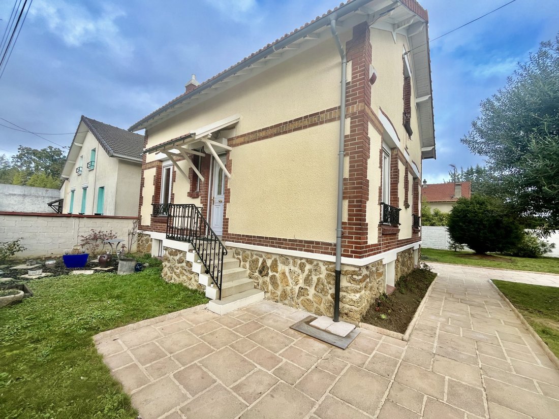 House in Neuilly-sur-Marne, Ile-de-France, France 4 - 17081699