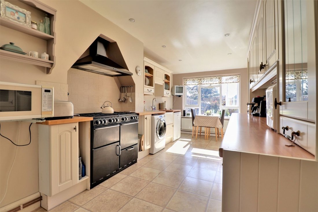 House in Burgess Hill, England 4 - 17436548