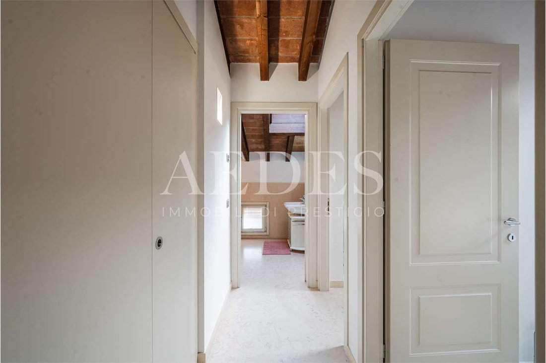 Apartment in Historic Center, Modena, Emilia-Romagna 5 - 17438303