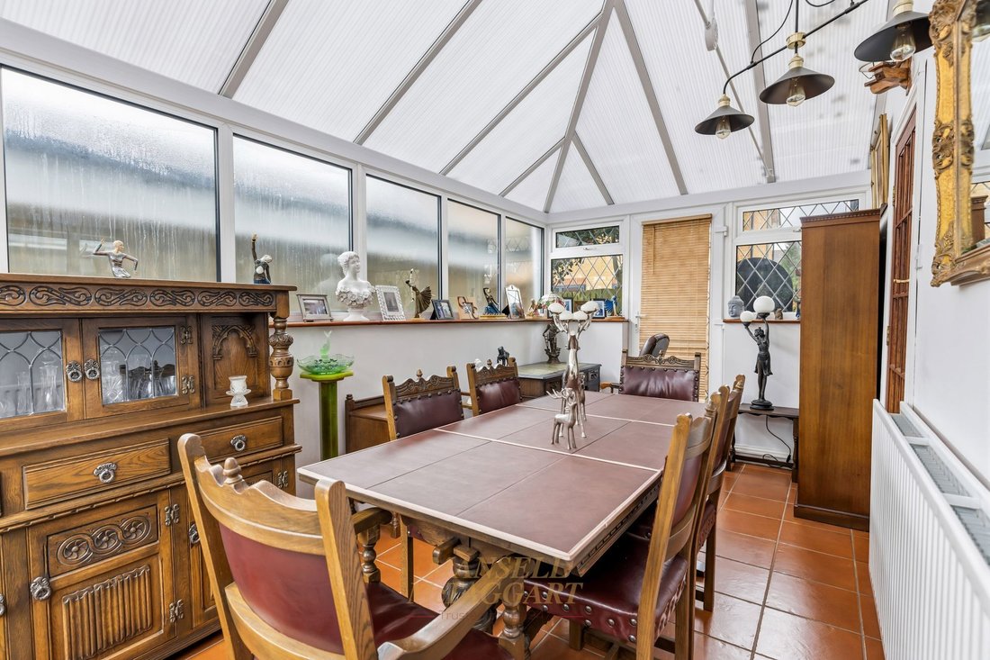 House in Horley, England 5 - 17436496