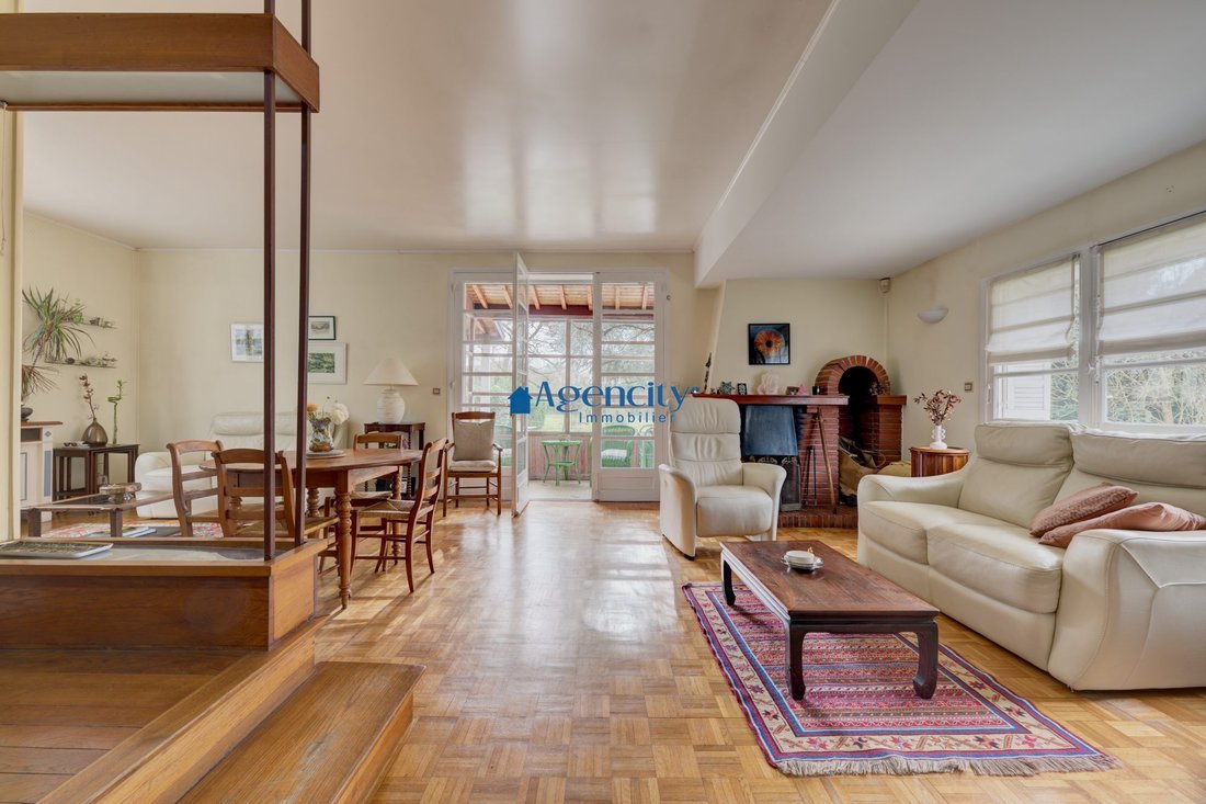 House in Grenouillère-Marnois-Rive de Marne, Noisy-le-Grand, France 2 - 17137024