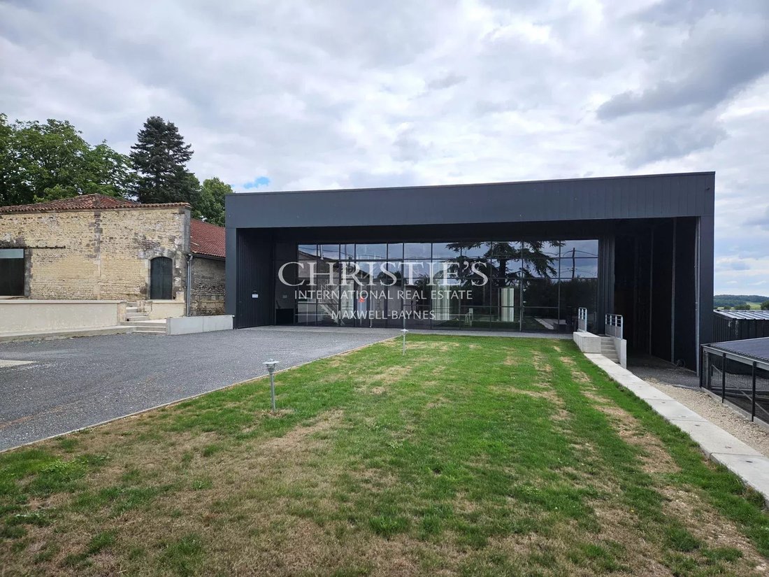 Farm Ranch in Rouillac, Nouvelle-Aquitaine, France 1 - 17438786