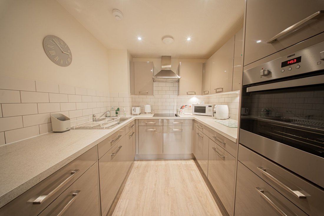 Apartment in Haywards Heath, England 2 - 17436531