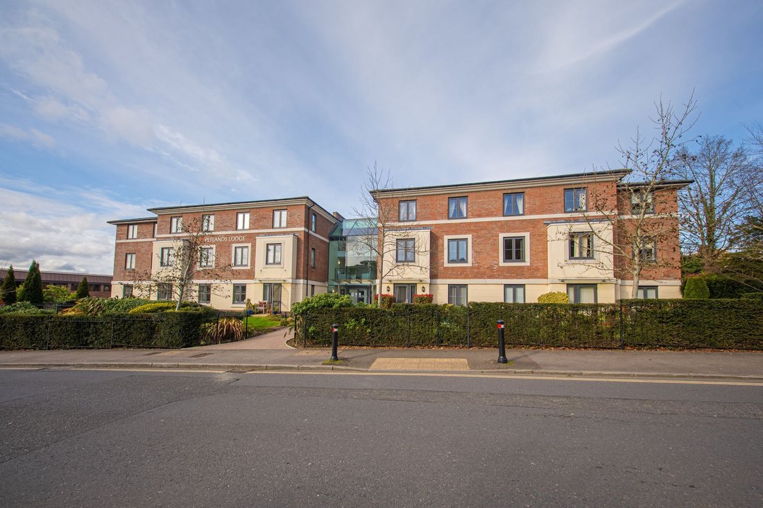 Apartment in Haywards Heath, England 1 - 17436531