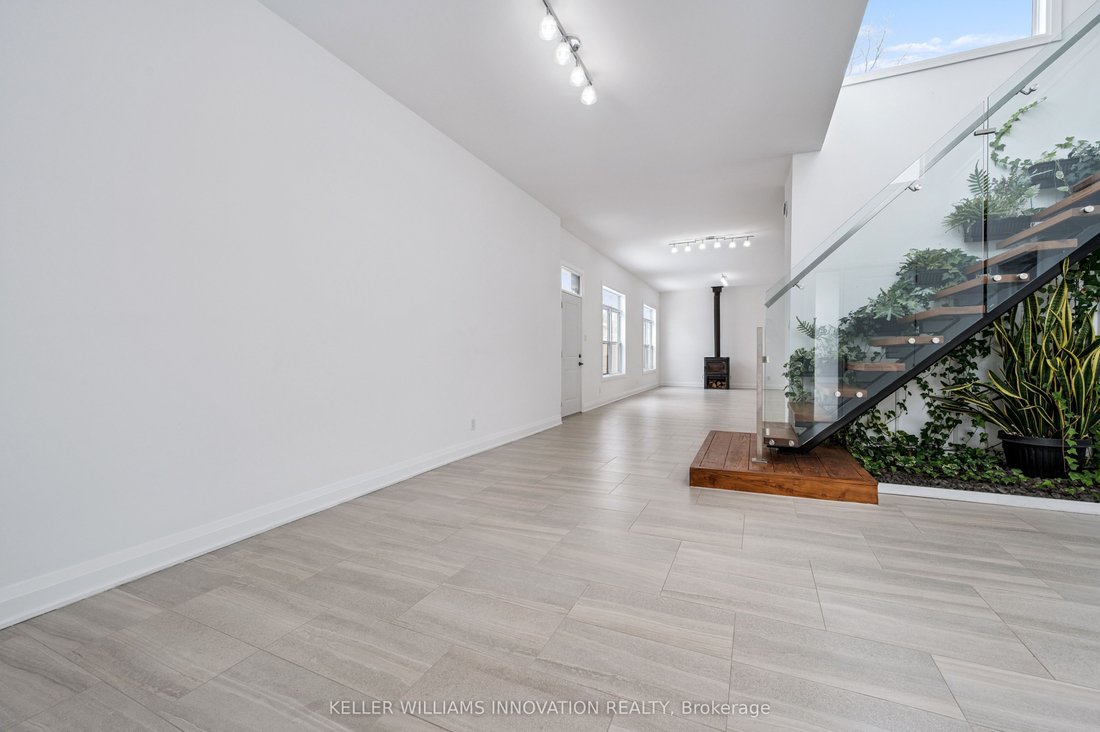 House in Waterloo, Ontario, Canada 5 - 17425096