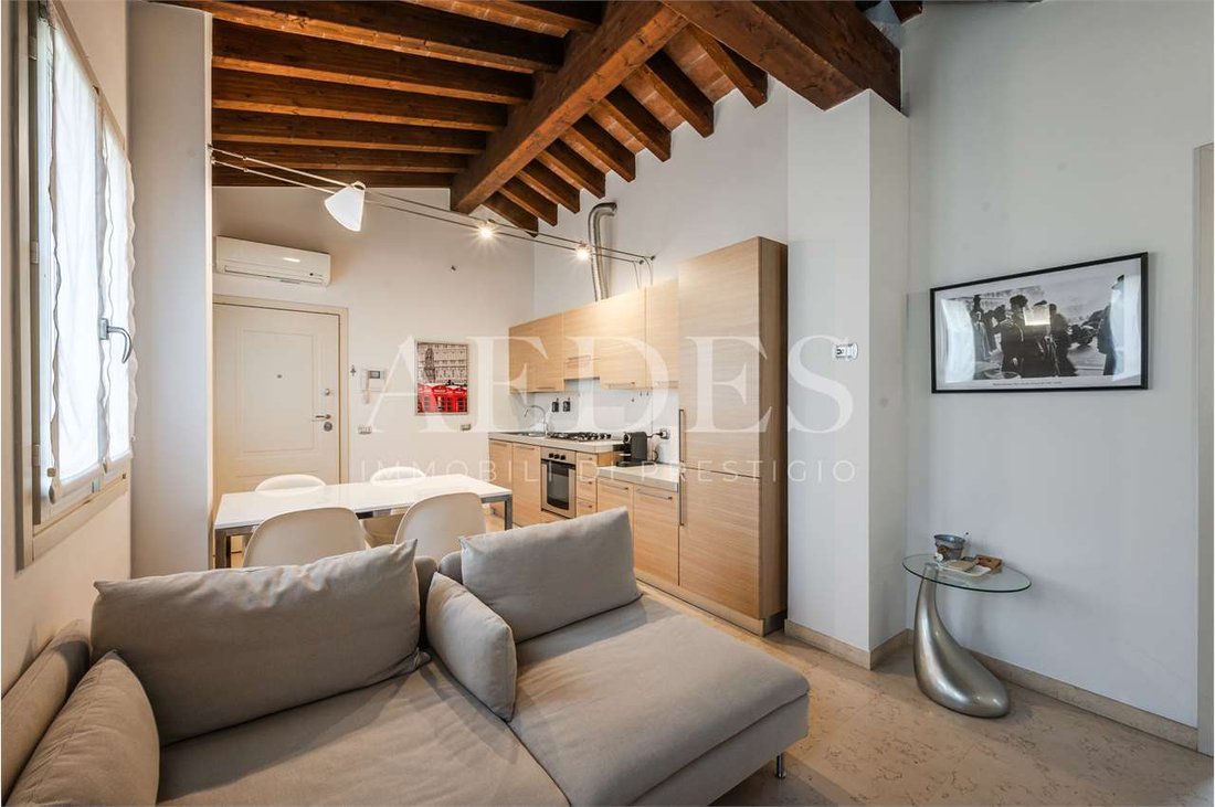 Apartment in Historic Center, Modena, Emilia-Romagna 4 - 17438303