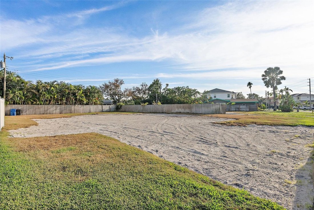 Land in St. Petersburg, Florida, United States 1 - 17436255