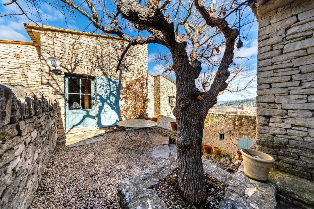 Estate in Gordes, Provence-Alpes-Côte d'Azur, France 4 - 17360962