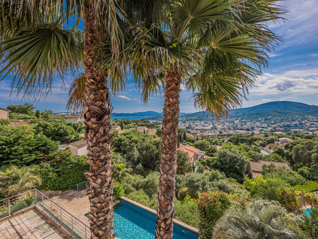 Villa in Ville-Les Saquedes-Le Bouillonnet, Sainte-Maxime, France 1 - 15725274