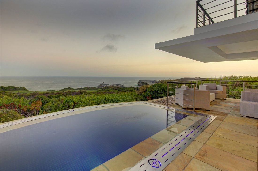 Estate in Pinnacle Point, Western Cape, South Africa 2 - 17437885