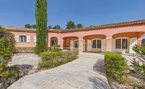 Estate in Centre, Vidauban, France 1