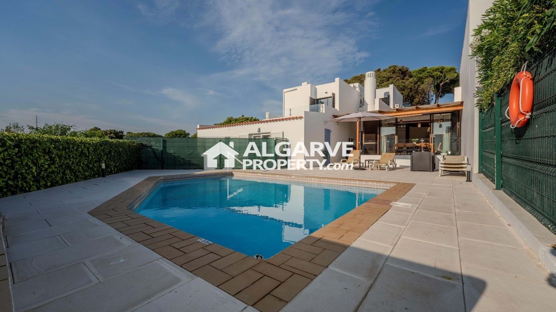 Villa in Vilamoura, Quarteira, Algarve 1 - 17437272