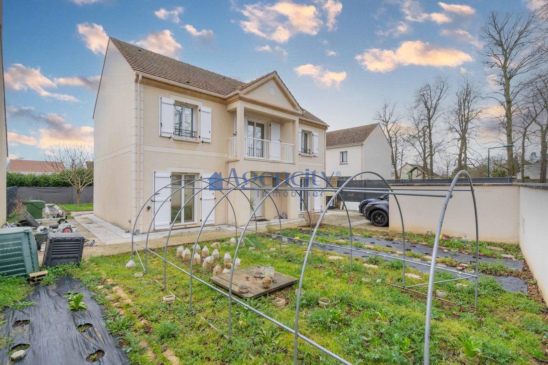 House in Coutevroult, Ile-de-France, France 1 - 17229166