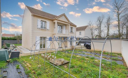 House in Coutevroult, Ile-de-France, France 1